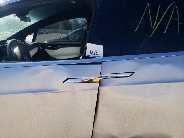 Photo 9 from auction – 2016 TESLA MODEL X with VIN 5YJXCAE29GF005330