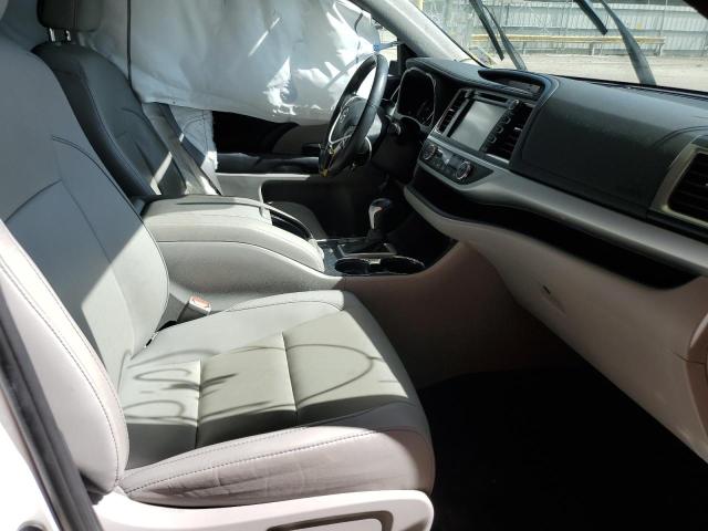Photo 5 from auction – 2019 TOYOTA HIGHLANDER with VIN 5TDKZRFH4KS366222