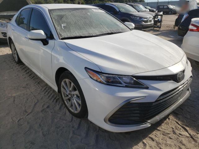 TOYOTA CAMERY 2022 with VIN 4T1C11AK2NU677093 - Photo from auction