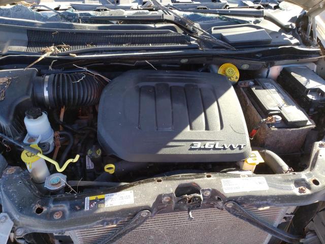 Photo 7 from auction – 2016 CHRYSLER TOWN & COU with VIN 2C4RC1BG9GR221241