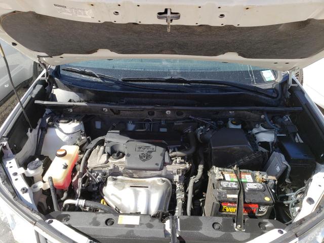 Photo 7 from auction – 2015 TOYOTA RAV4 LE with VIN JTMZFREV9FJ053894