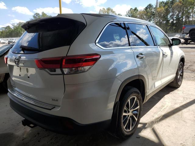 Photo 4 from auction – 2019 TOYOTA HIGHLANDER with VIN 5TDKZRFH4KS366222