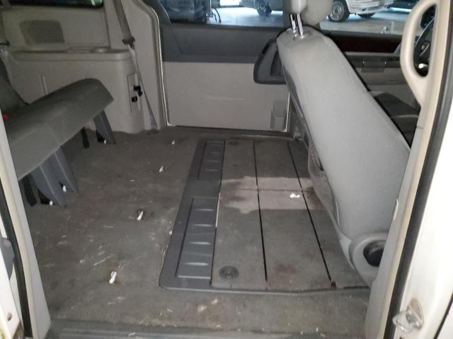 Photo 6 from auction – 2010 CHRYSLER TOWN & COU with VIN 2A4RR5D11AR431946