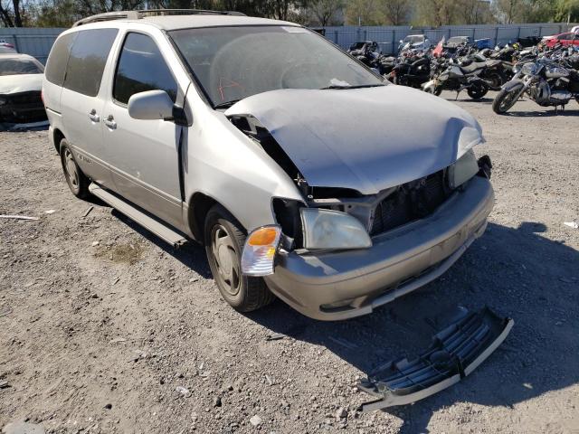 TOYOTA SIENNA LE 2002 with VIN 4T3ZF13C72U489786 - Photo from auction
