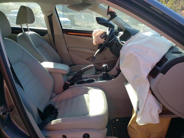 Photo 5 from auction – 2013 VOLKSWAGEN PASSAT SEL with VIN 1VWCM7A33DC132903