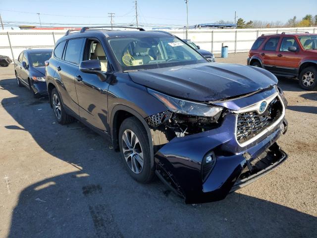 TOYOTA HIGHLANDER 2022 with VIN 5TDGBRCH2NS556426 - Photo from auction