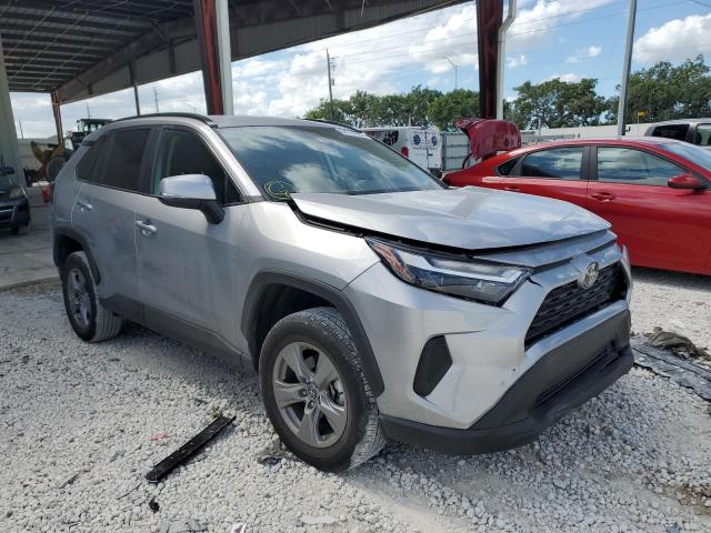 Photo 1 from auction – 2022 TOYOTA RAV4 XLE with VIN 2T3W1RFV8NC175129