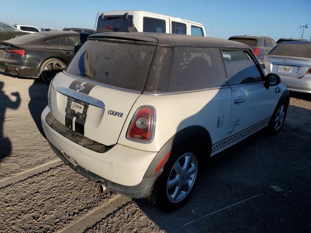 Photo 4 from auction – 2008 MINI COOPER with VIN WMWMF33538TU69177