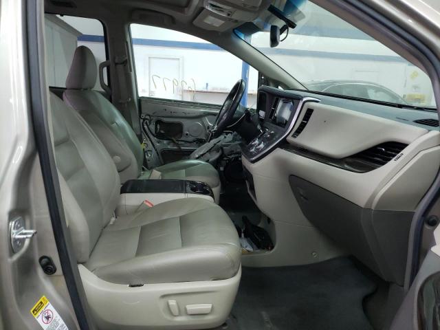 Photo 5 from auction – 2017 TOYOTA SIENNA XLE with VIN 5TDYZ3DC3HS816367