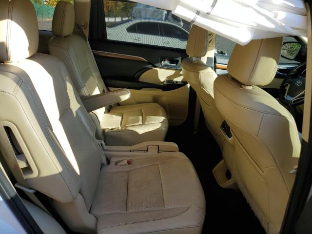 Photo 6 from auction – 2017 TOYOTA HIGHLANDER with VIN 5TDDZRFH7HS416130