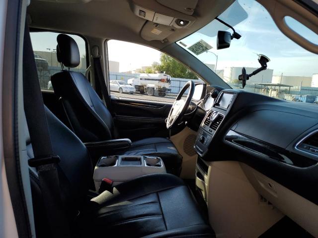 Photo 5 from auction – 2016 CHRYSLER TOWN & COU with VIN 2C4RC1BG7GR294222