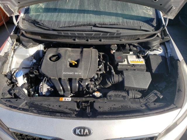Photo 7 from auction – 2017 KIA FORTE LX with VIN 3KPFK4A78HE124849