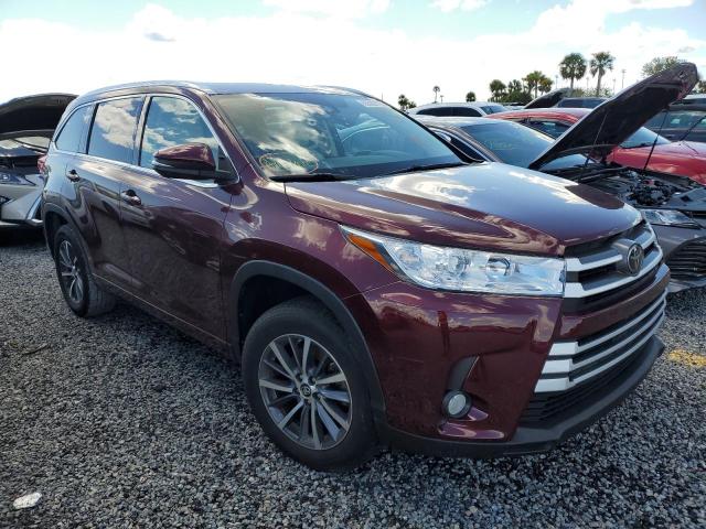 TOYOTA HIGHLANDER 2018 with VIN 5TDKZRFH3JS247088 - Photo from auction