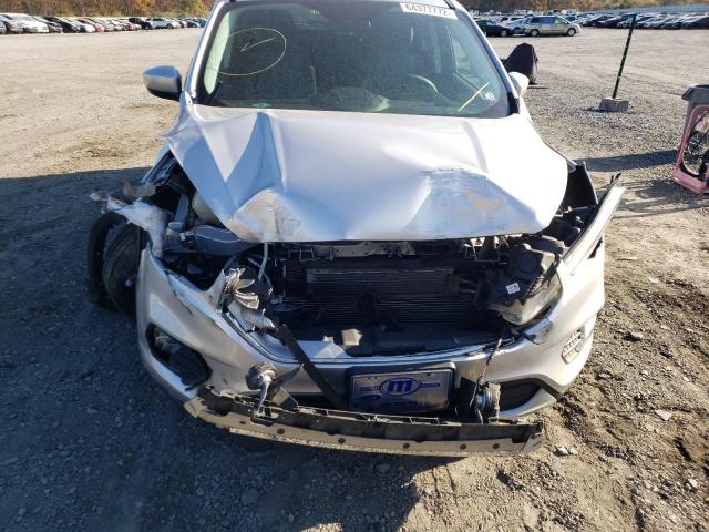 Photo 9 from auction – 2017 FORD ESCAPE SE with VIN 1FMCU9G99HUE42253