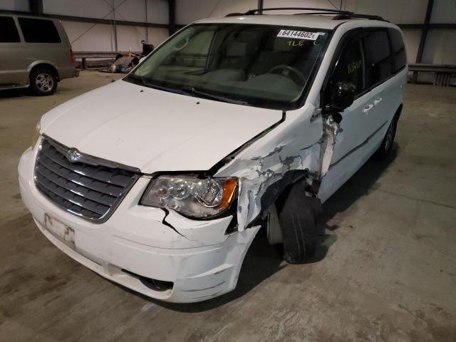 Photo 2 from auction – 2010 CHRYSLER TOWN & COU with VIN 2A4RR5D11AR431946