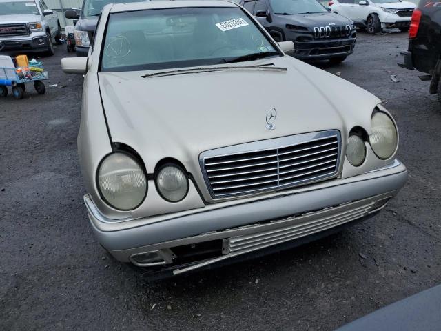 Photo 9 from auction – 1997 MERCEDES-BENZ E 320 with VIN WDBJF55F3VA299500