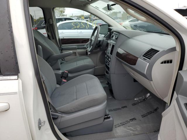Photo 5 from auction – 2010 CHRYSLER TOWN & COU with VIN 2A4RR5D12AR235109