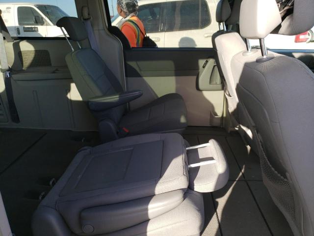 Photo 6 from auction – 2010 CHRYSLER TOWN & COU with VIN 2A4RR4DE4AR286382