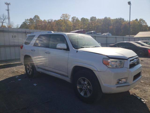 TOYOTA 4RUNNER SR 2012 مع رقم تعريف المركبة JTEBU5JR7C5105922 - صورة من المزاد