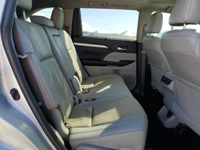 Photo 6 from auction – 2019 TOYOTA HIGHLANDER with VIN 5TDKZRFH5KS570950