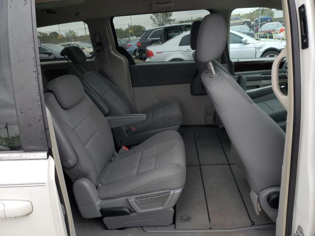 Photo 6 from auction – 2010 CHRYSLER TOWN & COU with VIN 2A4RR5D12AR235109