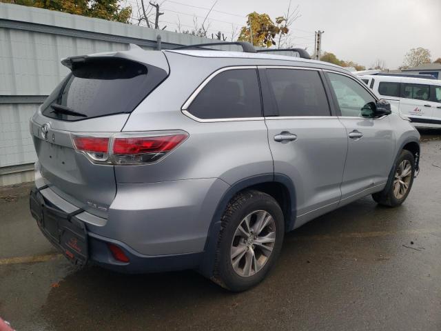 Foto 4 de la subasta – 2015 TOYOTA HIGHLANDER con VIN 5TDJKRFH0FS166041