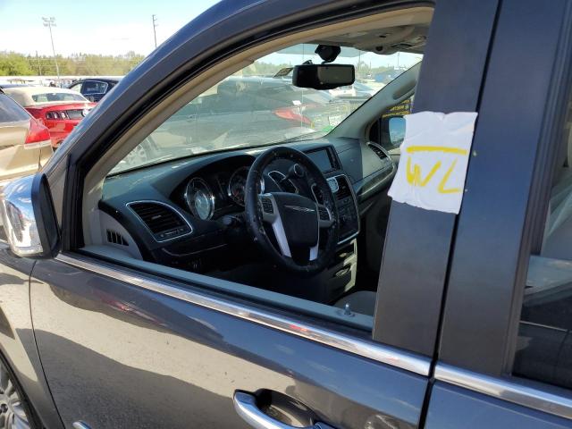 Photo 9 from auction – 2016 CHRYSLER TOWN & COU with VIN 2C4RC1CG8GR284622