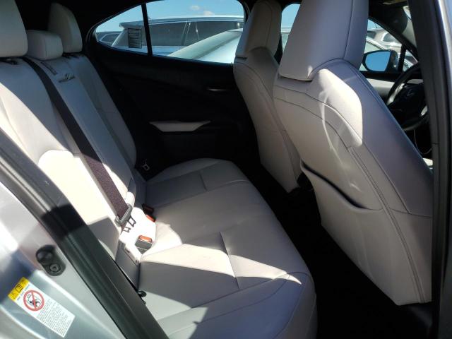 Фото 6 с аукциона – 2019 LEXUS UX 200 с VIN JTHY3JBH5K2002898