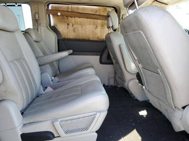 Photo 6 from auction – 2010 CHRYSLER TOWN & COU with VIN 2A4RR8DXXAR368402