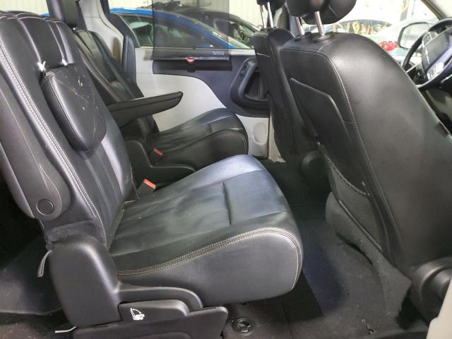 Photo 6 from auction – 2016 CHRYSLER TOWN & COU with VIN 2C4RC1BG5GR207756