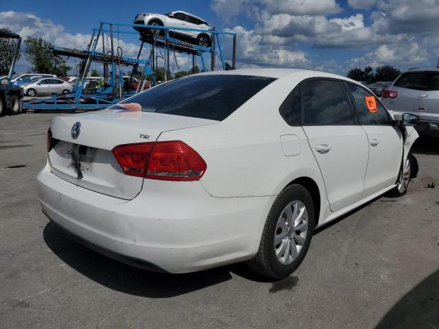 Photo 4 from auction – 2014 VOLKSWAGEN PASSAT with VIN 1VWAT7A38EC101478