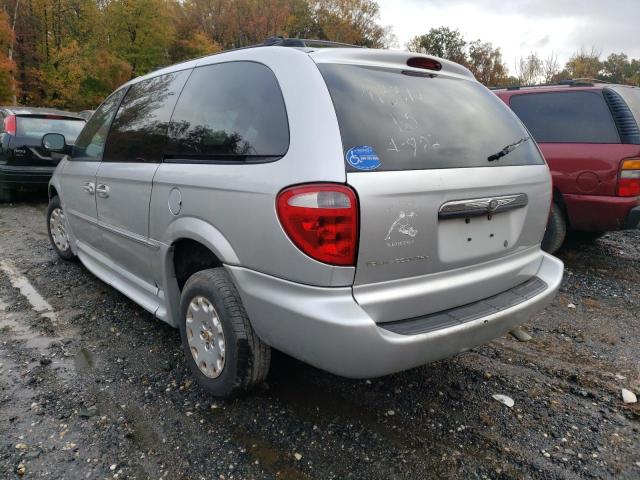 Photo 3 from auction – 2002 CHRYSLER TOWN & COU with VIN 2C4GP44332R584716