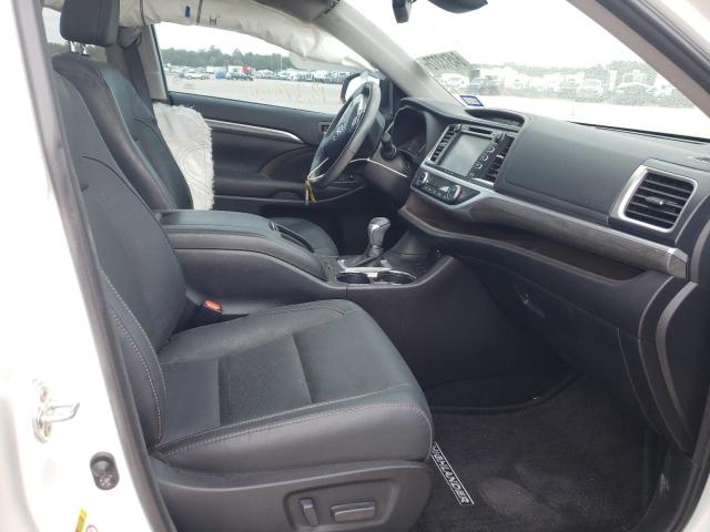 Photo 5 from auction – 2018 TOYOTA HIGHLANDER with VIN 5TDDGRFH3JS043471