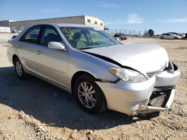 TOYOTA CAMRY LE 2005 with VIN 4T1BF32K35U613068 - Photo from auction