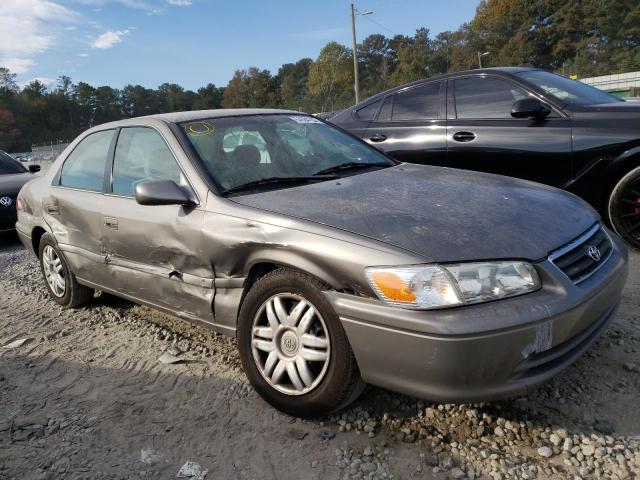 TOYOTA CAMRY CE 2000 with VIN 4T1BG22K9YU003512 - Photo from auction