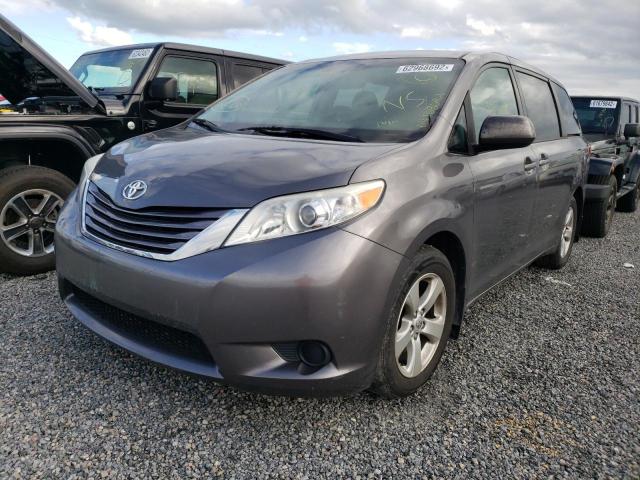 Photo 2 from auction – 2017 TOYOTA SIENNA LE with VIN 5TDKZ3DC8HS817794