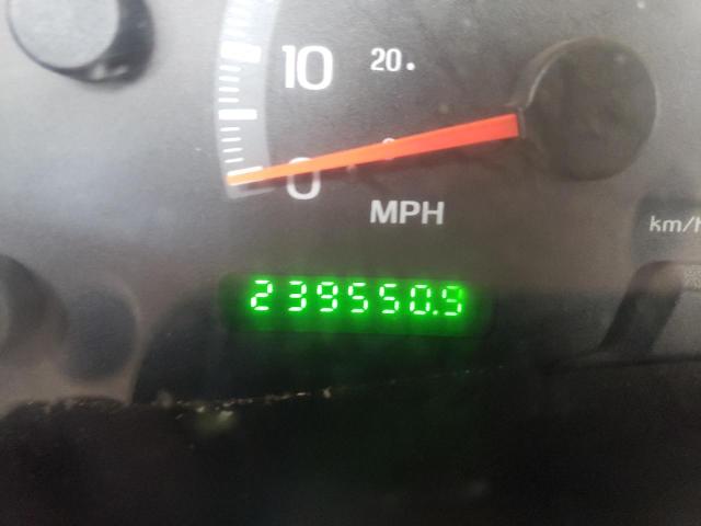 Photo 8 from auction – 2002 FORD F150 with VIN 1FTRX172X2NA44609