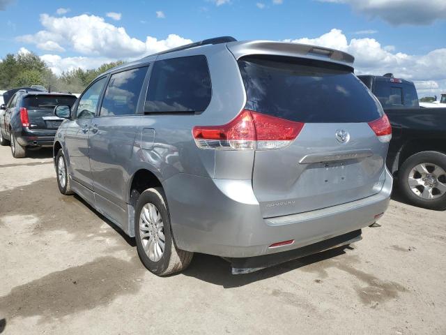 Photo 3 from auction – 2011 TOYOTA SIENNA XLE with VIN 5TDYK3DC3BS104176