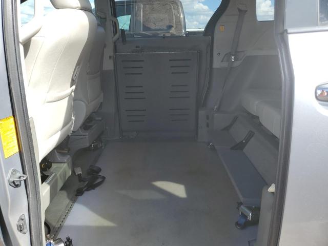 Photo 9 from auction – 2011 TOYOTA SIENNA XLE with VIN 5TDYK3DC3BS104176
