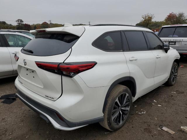 Photo 4 from auction – 2021 TOYOTA HIGHLANDER with VIN 5TDLZRBH8MS079690