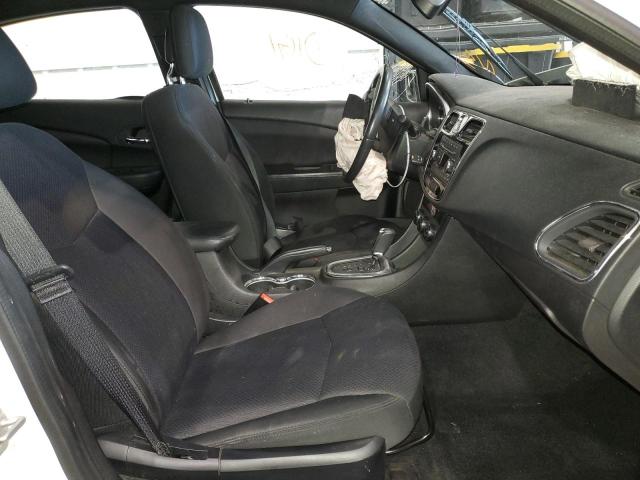 Photo 5 from auction – 2013 CHRYSLER 200 TOURIN with VIN 1C3CCBBG0DN728943