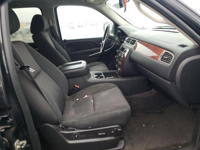 Photo 5 from auction – 2011 CHEVROLET SUBURBAN K with VIN 1GNSKHE32BR354905