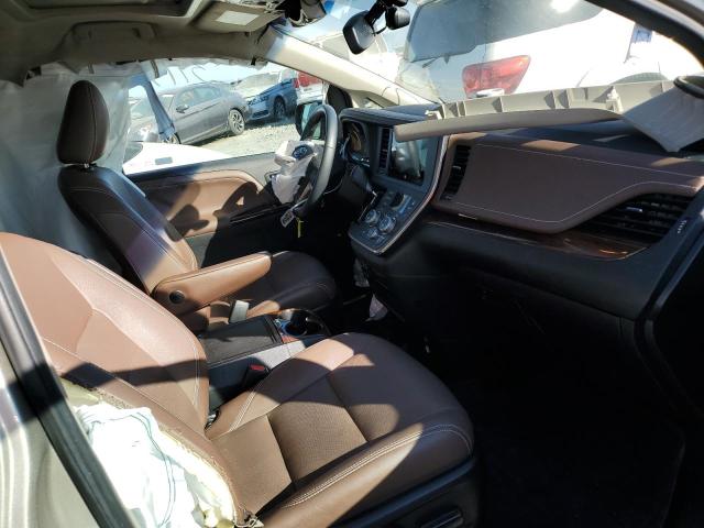 Photo 5 from auction – 2017 TOYOTA SIENNA XLE with VIN 5TDDZ3DC8HS153179