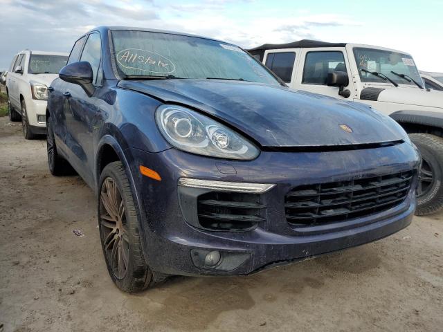 PORSCHE CAYENNE SE 2017 مع رقم تعريف المركبة WP1AE2A25HLA75450 - صورة من المزاد