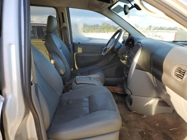 Photo 5 from auction – 2005 CHRYSLER TOWN & COU with VIN 2C4GP54L25R460964