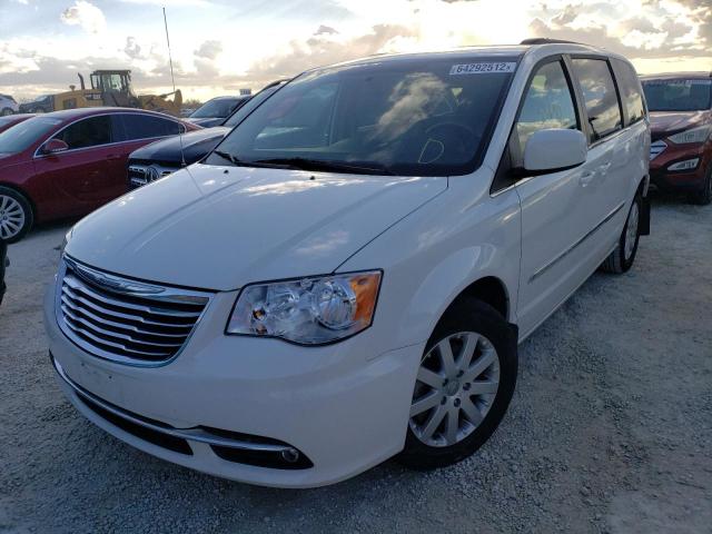 Photo 2 from auction – 2013 CHRYSLER TOWN & COU with VIN 2C4RC1BG4DR747935