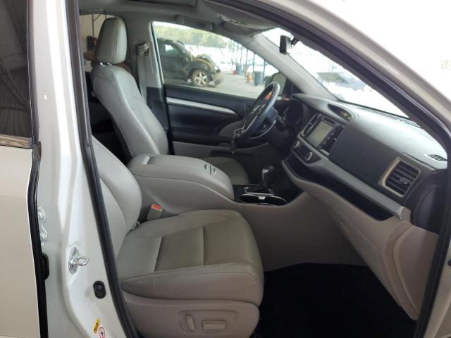 Photo 5 from auction – 2018 TOYOTA HIGHLANDER with VIN 5TDKZRFH3JS543681