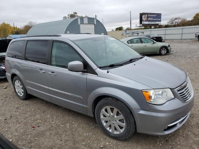 Photo 4 from auction – 2015 CHRYSLER TOWN & COU with VIN 2C4RC1BG4FR534518
