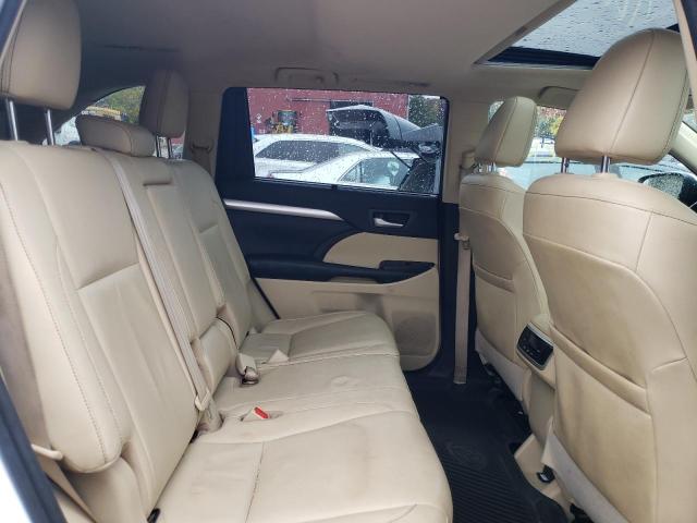 Photo 6 from auction – 2018 TOYOTA HIGHLANDER with VIN 5TDJZRFH3JS907562