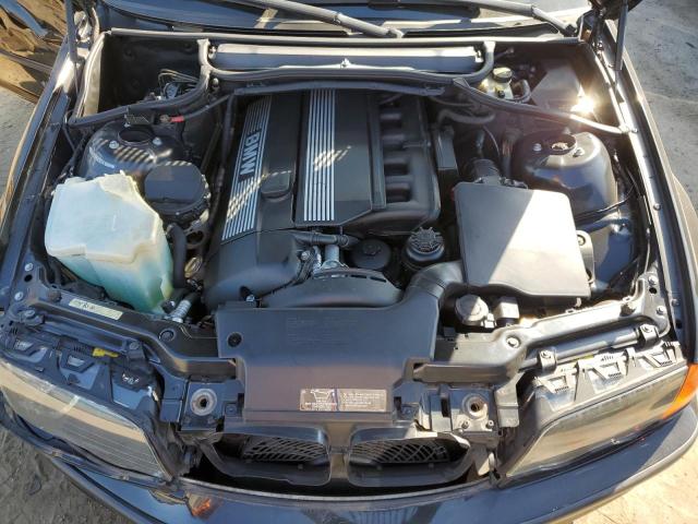 Photo 7 from auction – 2001 BMW 325 IT with VIN WBAAW334X1ET41569